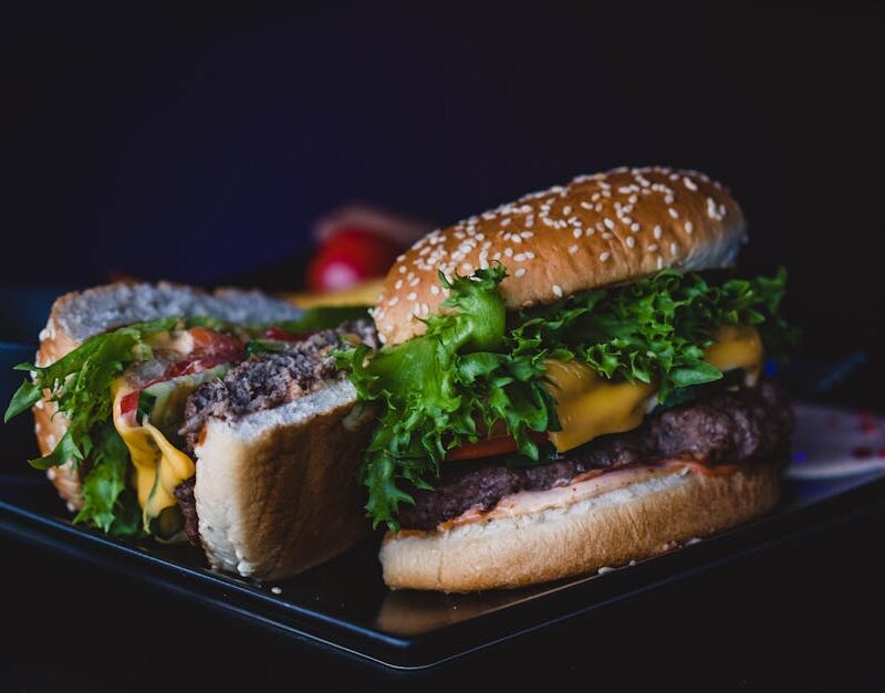 Food Aesthetics - Delicious cheeseburger with lettuce and tomato s #1199960