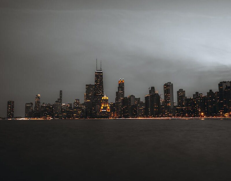 City Architecture - Dramatic evening view of the Chicago skyline ove #30913600
