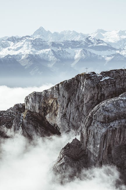 Mountain Landscapes - Breathtaking view of snow-covered peaks in the S #34090355